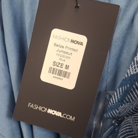 NWT Fashion Nova Belize Blue Printed Halter Jumpsuit M - Picture 9 of 9